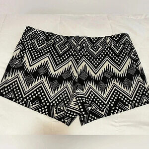 J Crew Shorts Black Beige Aztec Pattern NWT Women’s Size 4 Low Rise Cotton